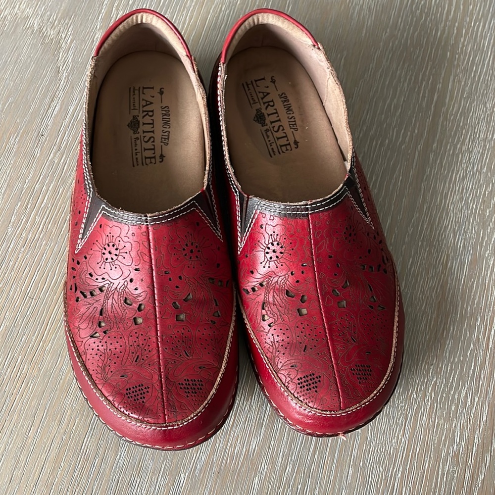 L’Artiste spring step shoes, size 37